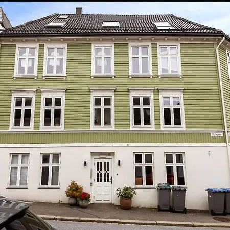 Heimby Living - Free Wifi - Four Bedrooms